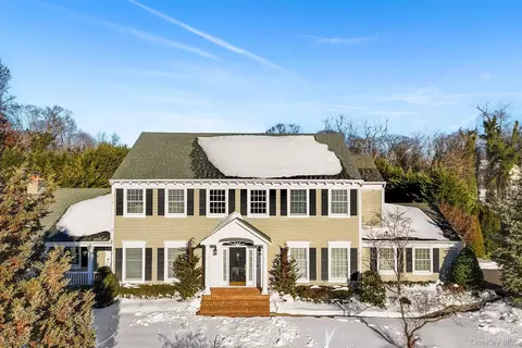 3 Ada Ln, Setauket, NY 11733