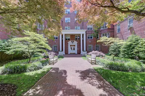77-14 113th St #4S, Forest Hills, NY 11375