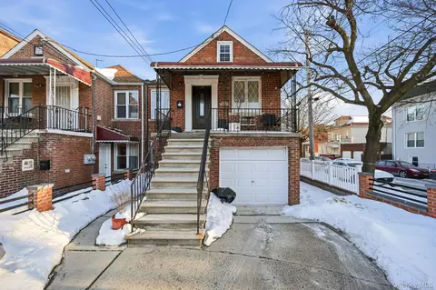 1100 Neill Ave, New York, NY 10461