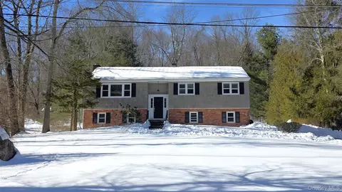2643 Dunning Dr, Yorktown, NY 10598