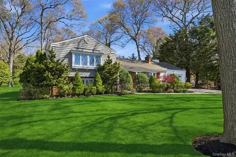 83 Woodlawn Ave, East Moriches, NY 11940