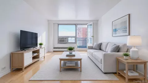 9707 63rd Rd #8G, Rego Park, NY 11374