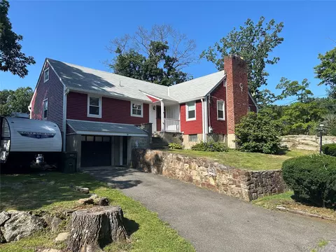 15 Walker Rd, Highlands, NY 10928
