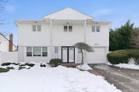 974 Mildred Dr, Baldwin, NY 11510