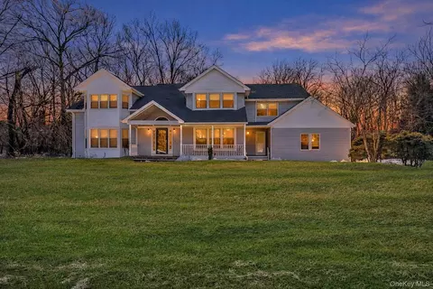 1944 Wading River Manor Rd, Wading River, NY 11792