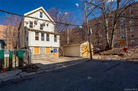 191 Roff St, Staten Island, NY 10304