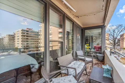 Exterior - 7-15 162nd St #4B, Whitestone, NY 11357 photo 1 of 4