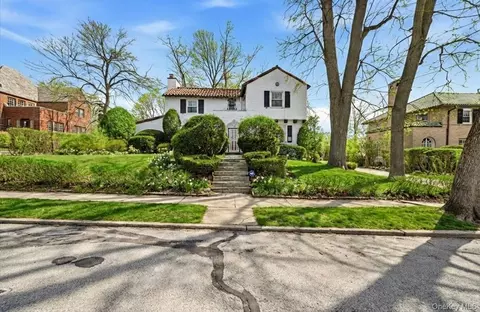 93 Stuyvesant Plz, Mount Vernon, NY 10552