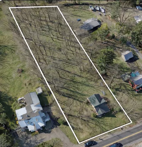 78 Cuba Hill Rd, Huntington, NY 11740