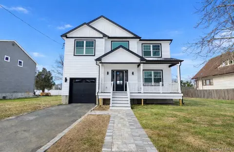 2910 Yale Pl, Baldwin, NY 11510