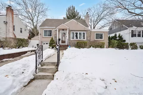 947 Glenwood Rd, West Hempstead, NY 11552