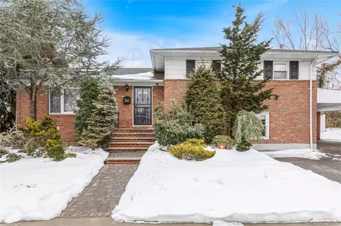 24616 Cullman Ave, New York, NY 11362