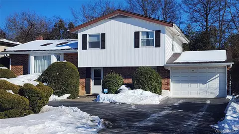 12 Warren Ln, Jericho, NY 11753