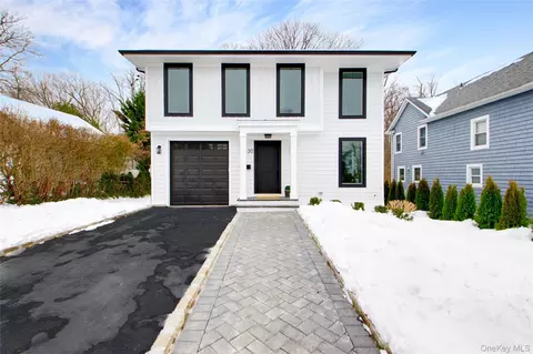 30 4th St, North Hempstead, NY 11030
