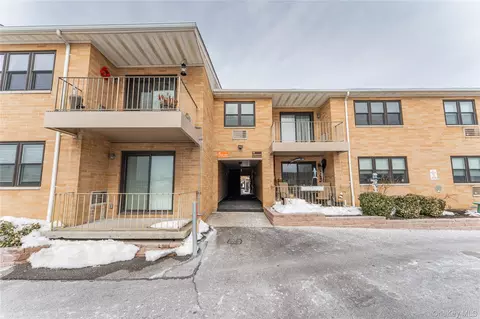 14 Florence #25B, Freeport, NY 11520