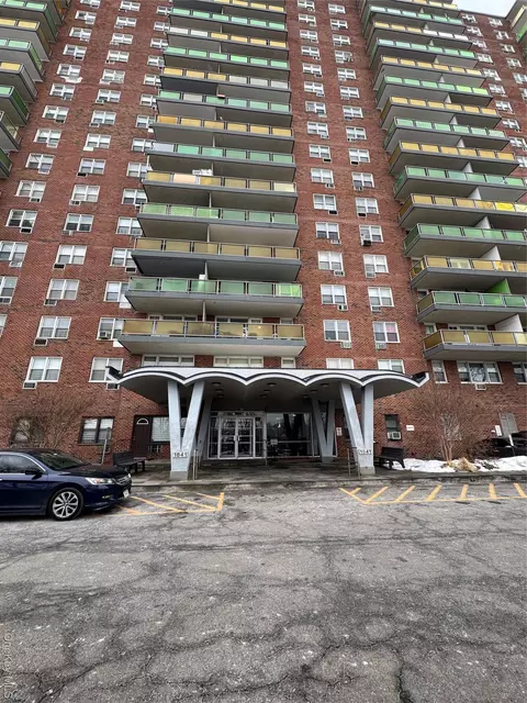 1841 Central Park Ave #16R, Yonkers, NY 10710