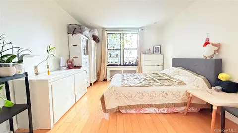 Bedroom - 13870 Elder Ave #4S, Flushing, NY 11355 photo 1 of 2