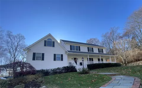 14 Adams Farm Rd, Katonah, NY 10536