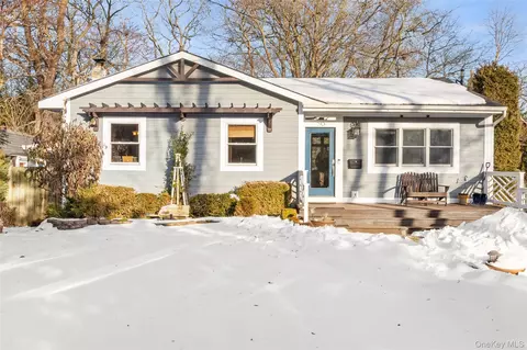 50 Atlantic Ave, East Islip, NY 11730