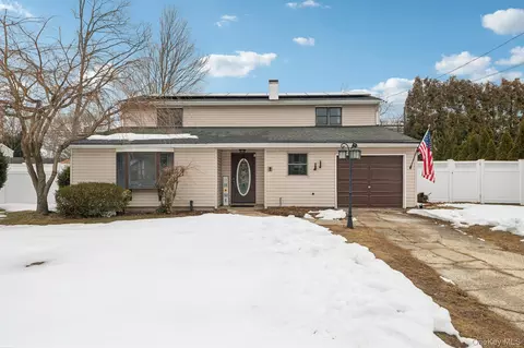 25 Wilson St, Centereach, NY 11720