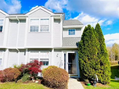 10 Timberline Trl, Pawling, NY 12564