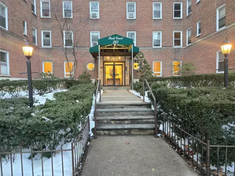765 Bronx Riv #3F, Yonkers, NY 10708