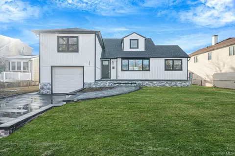 233 Harrison Ave, Island Park, NY 11558