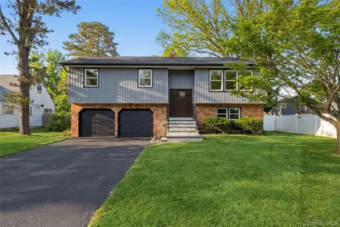 22 Kennedy Dr, Centereach, NY 11720