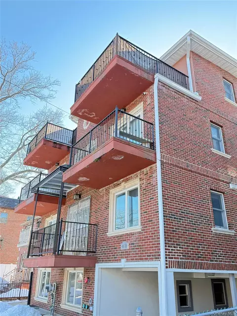 4038 194th St #3B, Flushing, NY 11358