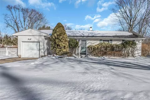 59 Charm City Dr, Port Jefferson Station, NY 11776