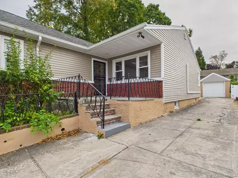 5110 Little Neck Pkwy, New York, NY 11362