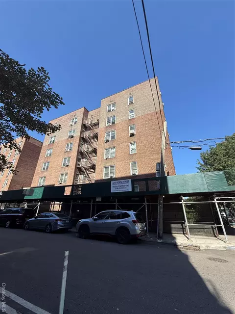 4240 Bowne St #5C, Flushing, NY 11355