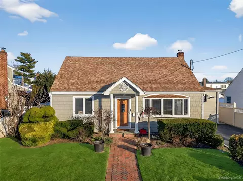 3351 4th St, Oceanside, NY 11572