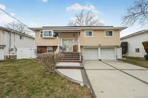 1008 Wood Park Dr, Baldwin, NY 11510