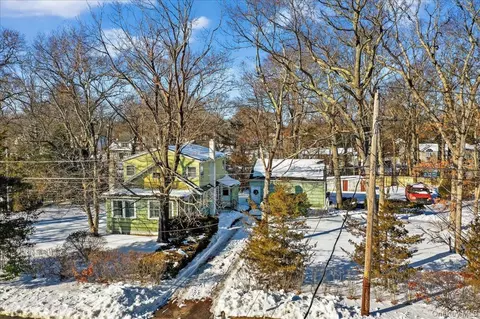 175 Main Ave, Mastic, NY 11950