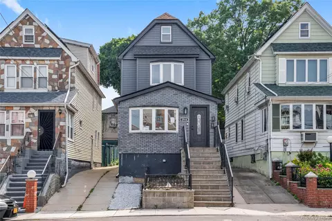 2516 Curtis St, New York, NY 11369