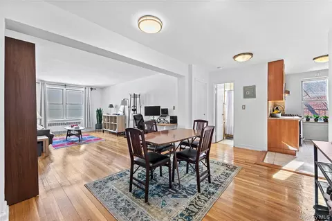 325 E 201st St #5F, New York, NY 10458