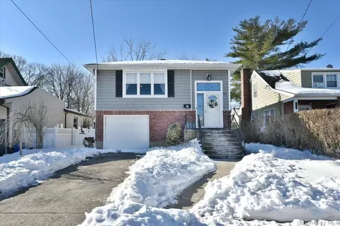 151 Norwood Ave, Malverne, NY 11565