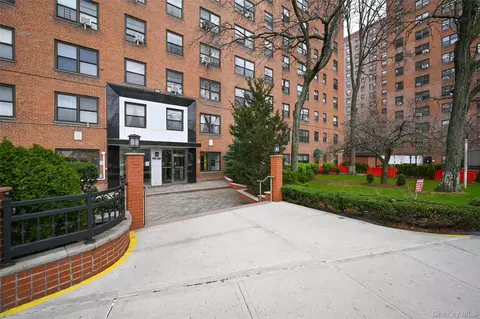 99-60 63rd Rd #14J, Rego Park, NY 11374