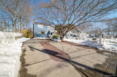 342 Revilo Ave, Shirley, NY 11967