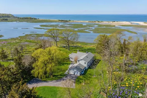 5 Shore Dr, Setauket, NY 11733