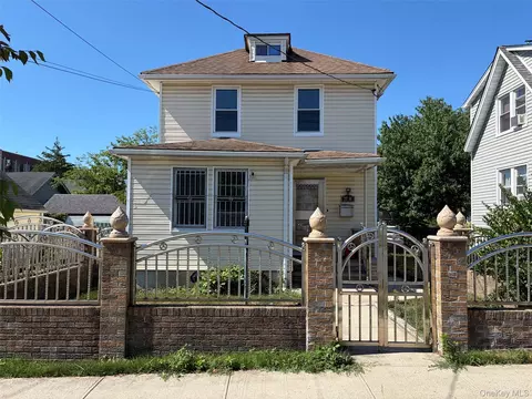 21706 131st Ave, Laurelton, NY 11413