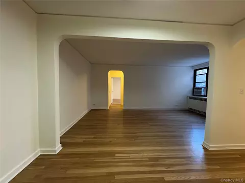 6735 Yellowstone Blvd #3R, New York, NY 11375