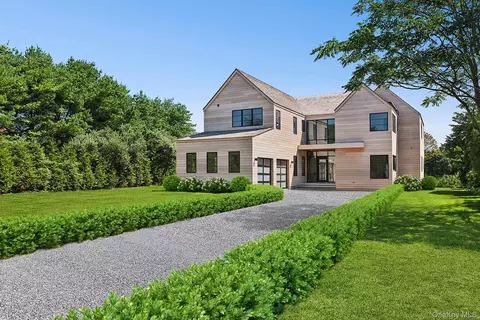 50 Tuckahoe Ln, Southampton, NY 11968
