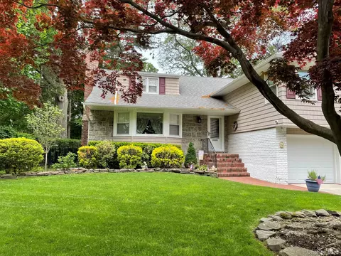 688 Hempstead Ave, Rockville Centre, NY 11570
