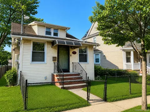 15511 115th Dr, Jamaica, NY 11434