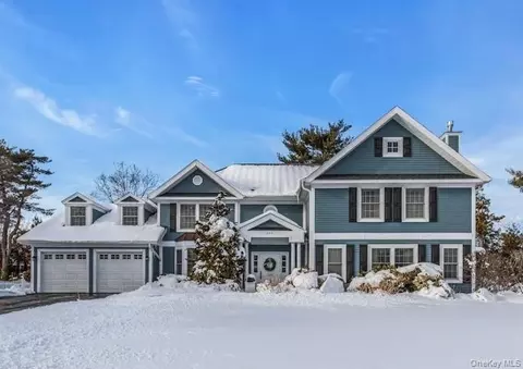 265 Northwoods Rd, North Hempstead, NY 11030