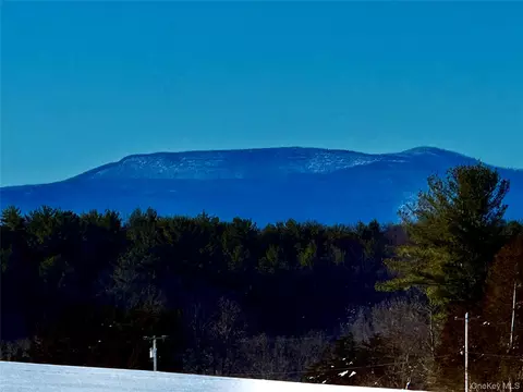 Rte 9, Livingston, NY 12541