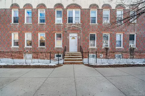 10876 38th Ave, Corona, NY 11368