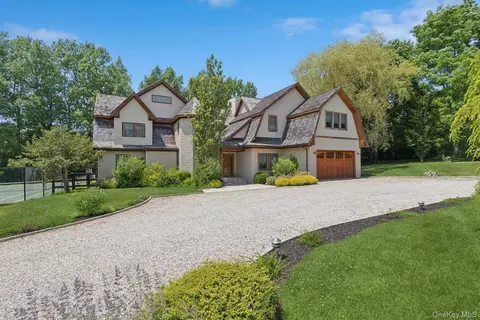 1366 Scuttle Hole Rd, Water Mill, NY 11976